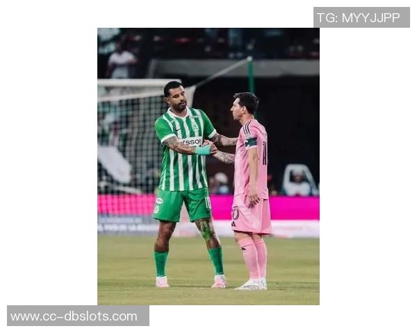 梅西与苏亚雷斯同框亮相迈阿密国际启程前往厄瓜多尔的精彩瞬间